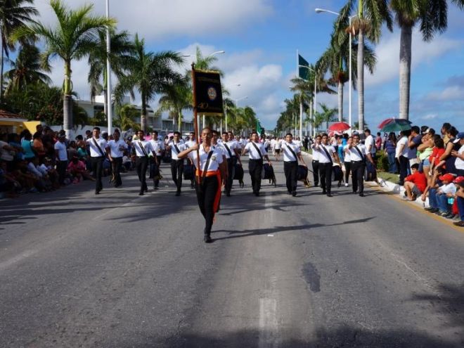 Banda de guerra del ITC en el desfile conmemorativo del Inicio de la Independencia de México, septiembre 2016.