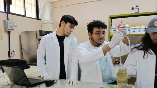 PRUEBAS DE LABORATORIO DE UN SISTEMA DE TRATAMIENTO DE AGUAS RESIDUALES