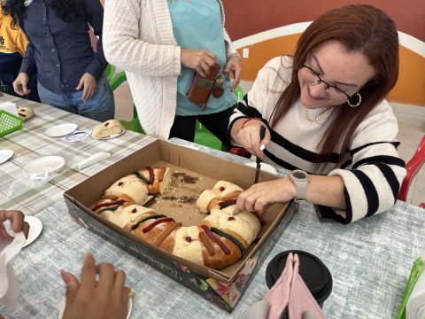 CONVIVIO DE CORTE DE ROSCA DE REYES