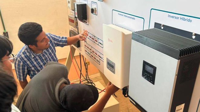 PRÁCTICA DE SISTEMA FOTOVOLTAICO INTERCONECTADO A LA RED ELÉCTRICA