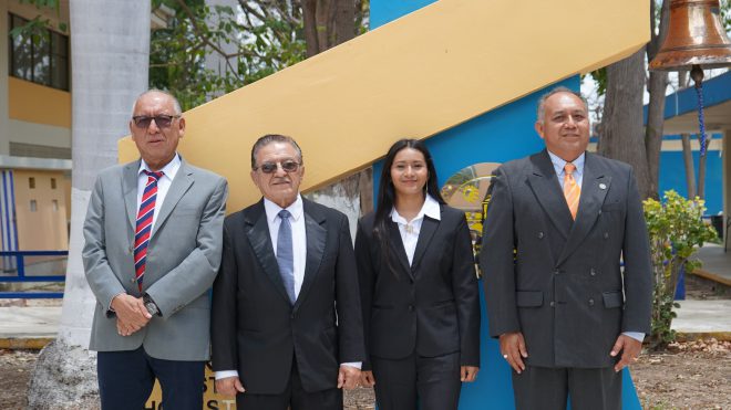 RECEPCIÓN PROFESIONAL DE LA C. DANNA FERNANDA CHAN SANSORES