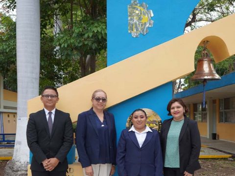 ACTO DE RECEPCIÓN PROFESIONAL DE LA C. MERCY SUSANA CEH POOT