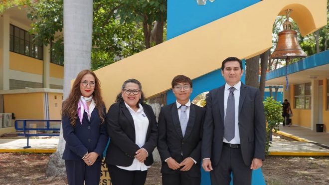 ACTO DE RECEPCIÓN PROFESIONAL DEL C. LUIS ANTONIO CAAMAL LOEZA