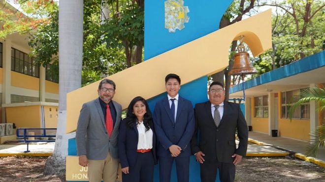 ACTO DE RECEPCIÓN PROFESIONAL DEL C. VÍCTOR ALEJANDRO PECH MARTÍNEZ