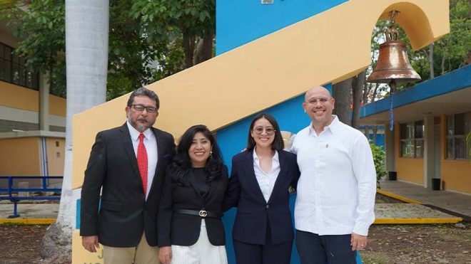 ACTO DE RECEPCIÓN PROFESIONAL DE LA C. INGRID PAOLA UC TUN
