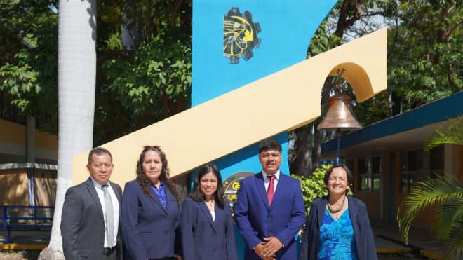 ACTO DE RECEPCIÓN PROFESIONAL DE LOS CC. FABIOLA GÓNGORA COLLI Y DARWIN
