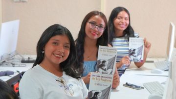 ENTREGA DE LA CARTILLA DE LOS DERECHOS DE LA MUJERES