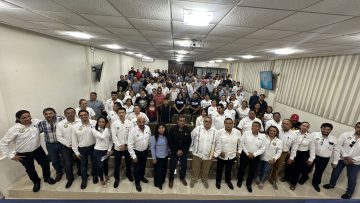 ENTREGA DEL NOMBRAMIENTO DE DIRECTOR A JULIO CÉSAR MONTERO SARMIENTO