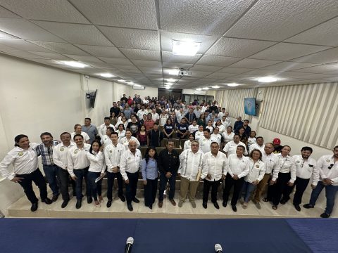 ENTREGA DEL NOMBRAMIENTO DE DIRECTOR A JULIO CÉSAR MONTERO SARMIENTO