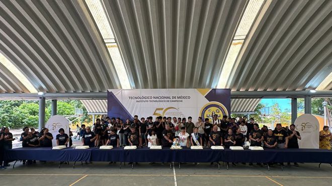 CORTE DE PASTEL DEL 50° ANIVERSARIO